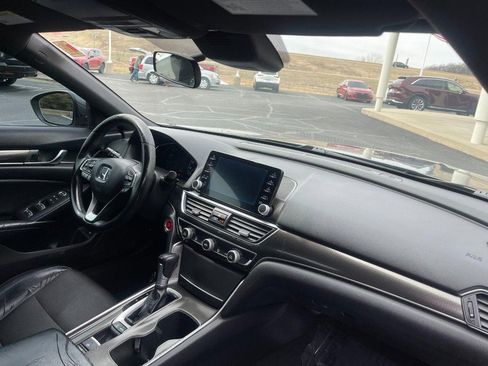 Used 2018 Honda Accord Sport image 6