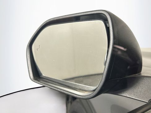 Used 2023 Ford Explorer XLT w/ Equipment Group 202A RWD image 16