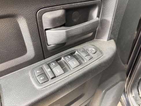 Used 2018 RAM 1500 Express w/ Express Value Package AWD/4WD image 19
