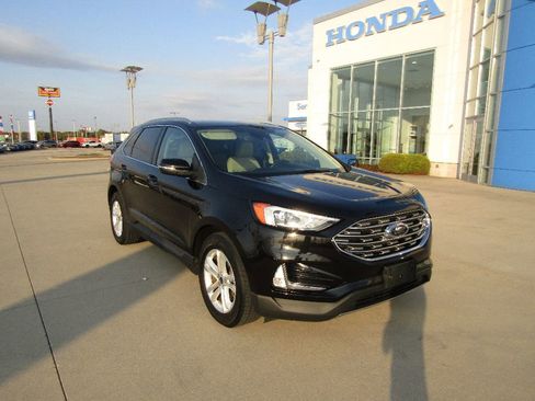 Used 2020 Ford Edge SEL w/ Convenience Package image 3