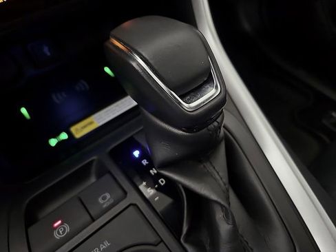 Used 2022 Toyota RAV4 XSE AWD/4WD image 15