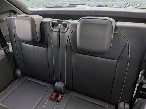 Certified 2023 Volkswagen Tiguan SE R-Line FWD image 14