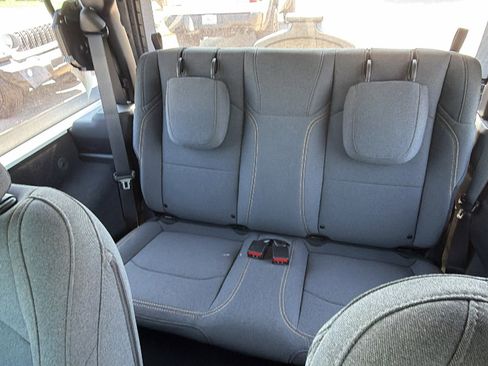 Used 2025 Jeep Wrangler Sport image 17