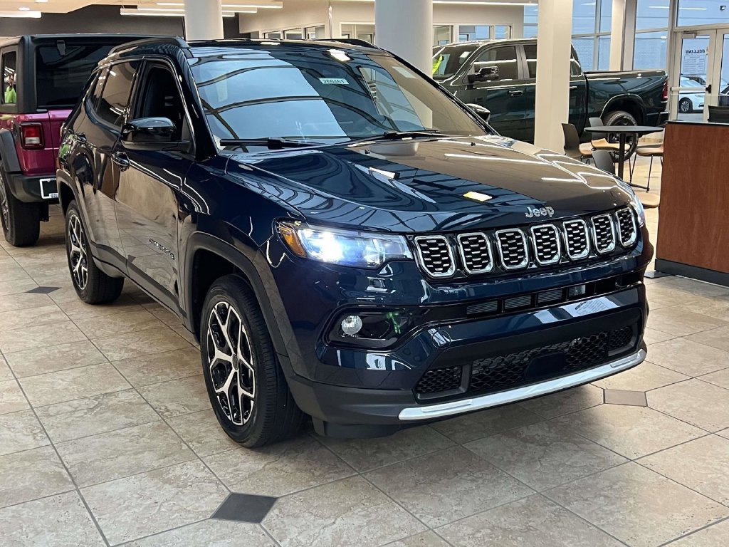 Used 2026 Jeep Compass Limited AWD/4WD image 7