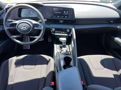 Used 2025 Hyundai Elantra Sport FWD image 13