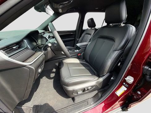 New 2026 Jeep Grand Cherokee L Limited AWD/4WD image 23