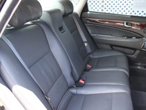 Used 2016 Hyundai Equus RWD image 15