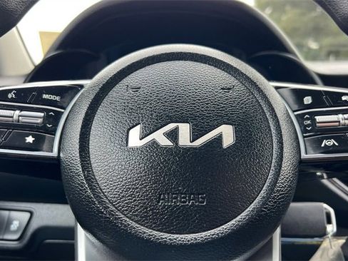 Used 2023 Kia Forte LXS image 26