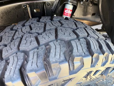 Used 2023 Toyota Tacoma TRD Off-Road image 33