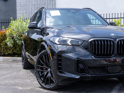 Used 2024 BMW X5 xDrive40i w/ M Sport Package AWD/4WD image 9