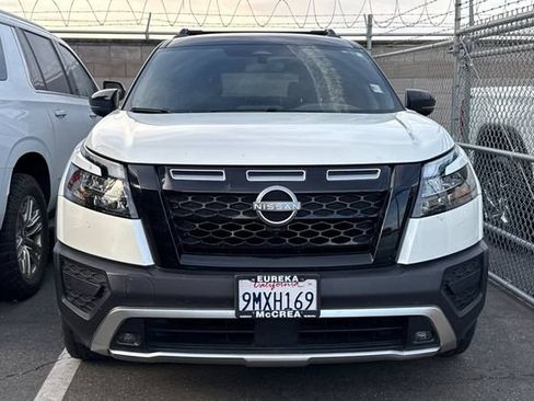 Used 2024 Nissan Pathfinder Rock Creek AWD/4WD image 3