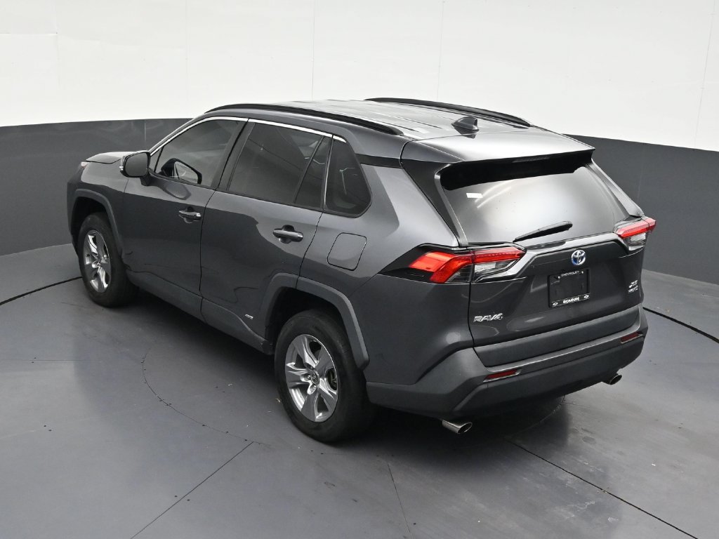 Used 2022 Toyota RAV4 XLE AWD/4WD image 20