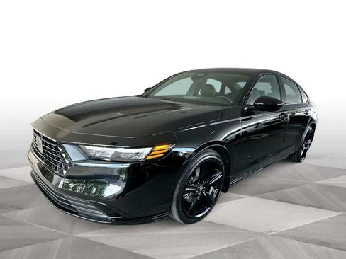 Used 2025 Honda Accord Sport image 4