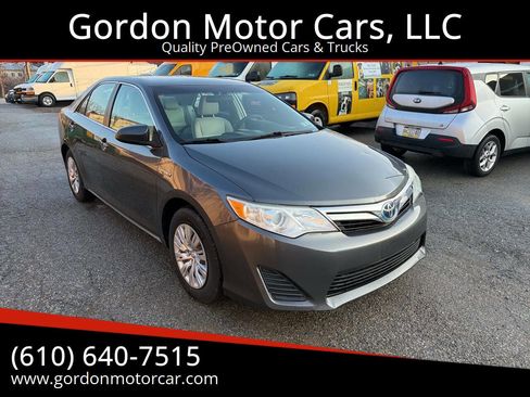 Used 2012 Toyota Camry LE image 1