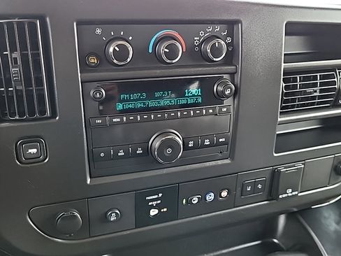 Used 2025 Chevrolet Express 3500 LT w/ LT Preferred Equipment Group RWD image 21