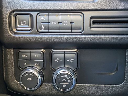 Used 2023 GMC Yukon SLT image 26