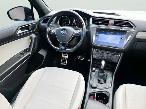 Used 2020 Volkswagen Tiguan SE R-Line image 20