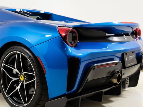 Certified 2019 Ferrari 488 Pista Spider RWD image 32