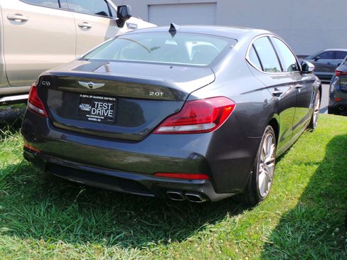 Used 2021 Genesis G70 2.0T w/ Elite Package RWD image 3
