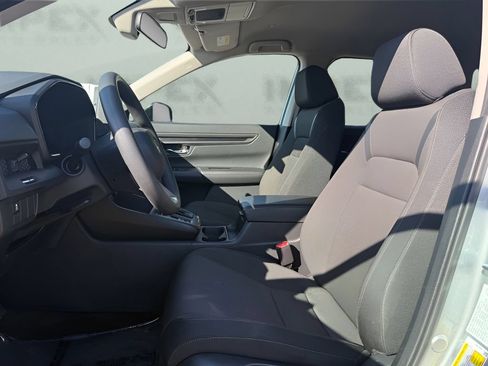 Used 2025 Honda CR-V LX image 11