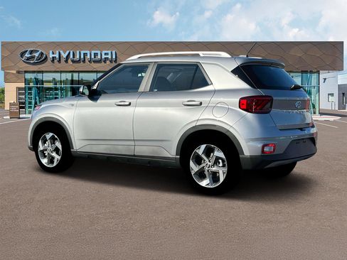 New 2025 Hyundai Venue SEL image 4