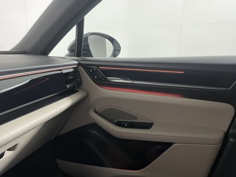 Used 2025 Porsche Macan Electric image 14