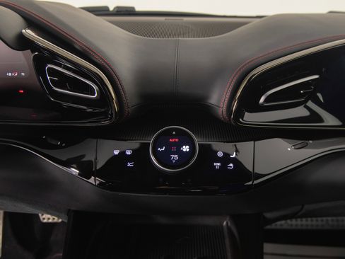 Used 2025 Ferrari Purosangue AWD/4WD image 22