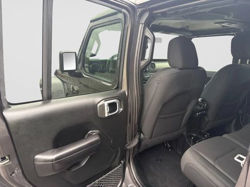 Used 2019 Jeep Wrangler Unlimited Sport S AWD/4WD image 14