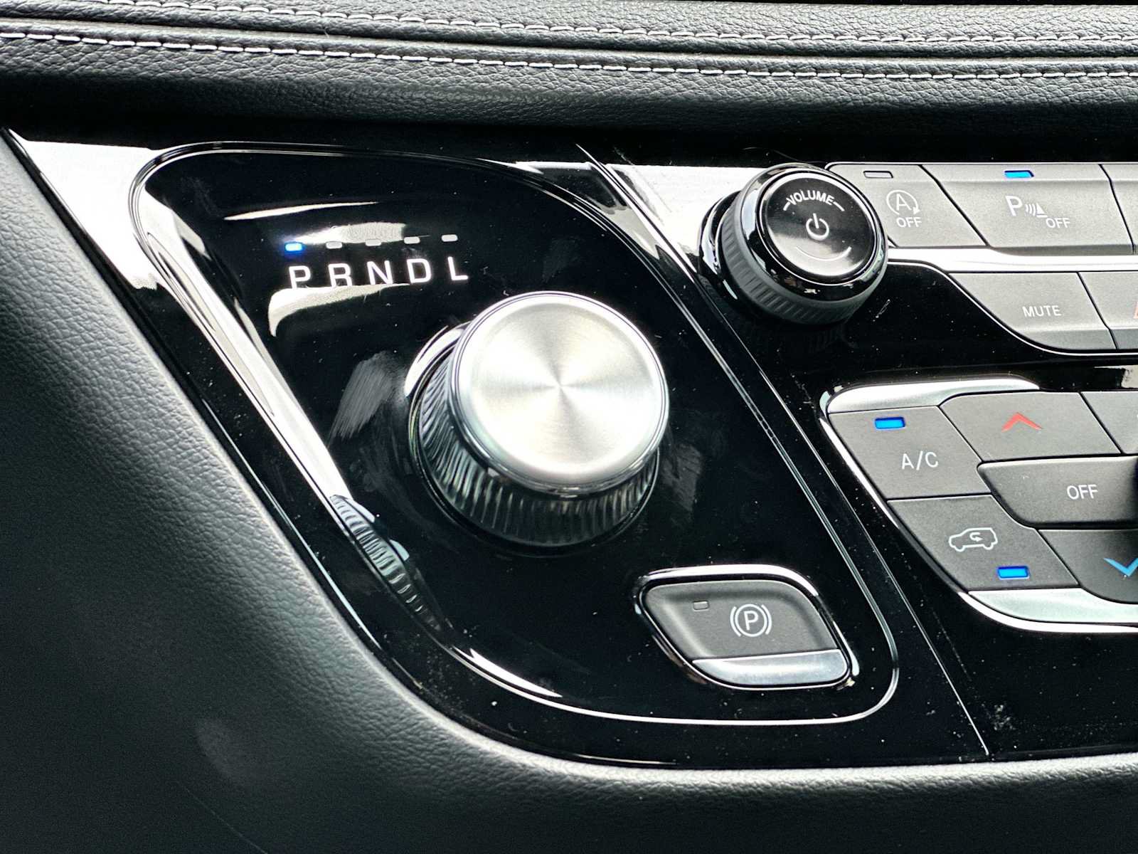 New 2027 Chrysler Pacifica Select FWD image 21
