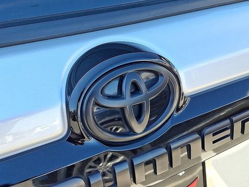 Used 2021 Toyota 4Runner Venture AWD/4WD image 26