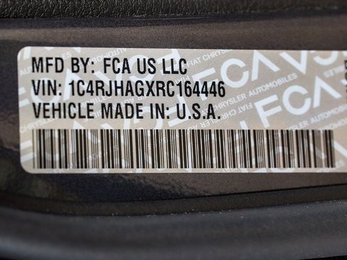 Used 2024 Jeep Grand Cherokee Altitude image 14