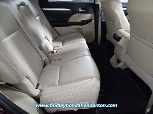 Used 2017 Toyota Highlander XLE image 21