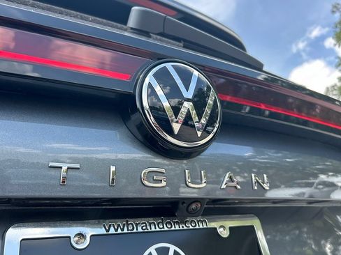 Certified 2026 Volkswagen Tiguan SE FWD image 40