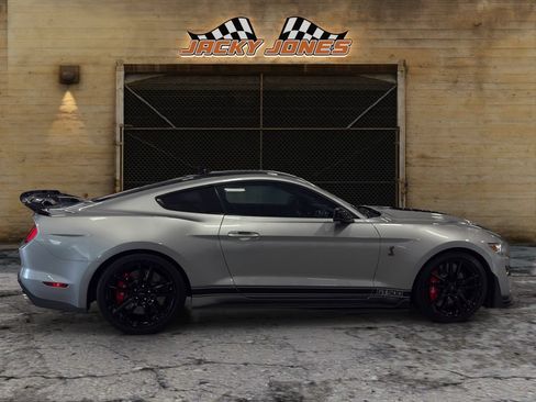 Used 2021 Ford Mustang Shelby GT500 w/ Technology Package RWD image 11