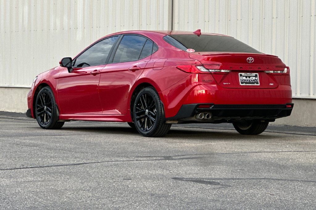 Used 2025 Toyota Camry SE w/ Convenience Package FWD image 5