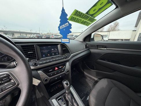 Used 2018 Hyundai Elantra SEL FWD image 16