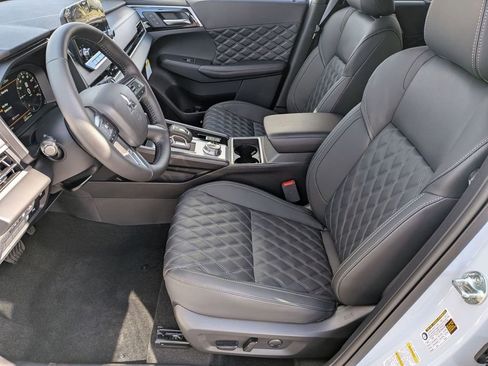 New 2025 Mitsubishi Outlander SEL image 11