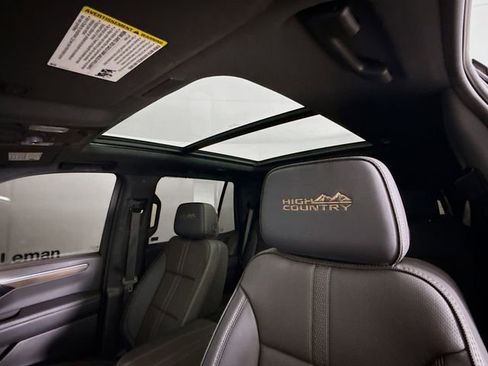 Used 2025 Chevrolet Tahoe High Country AWD/4WD image 25