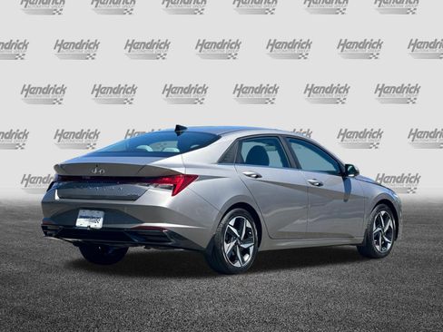 Used 2023 Hyundai Elantra Limited FWD image 5