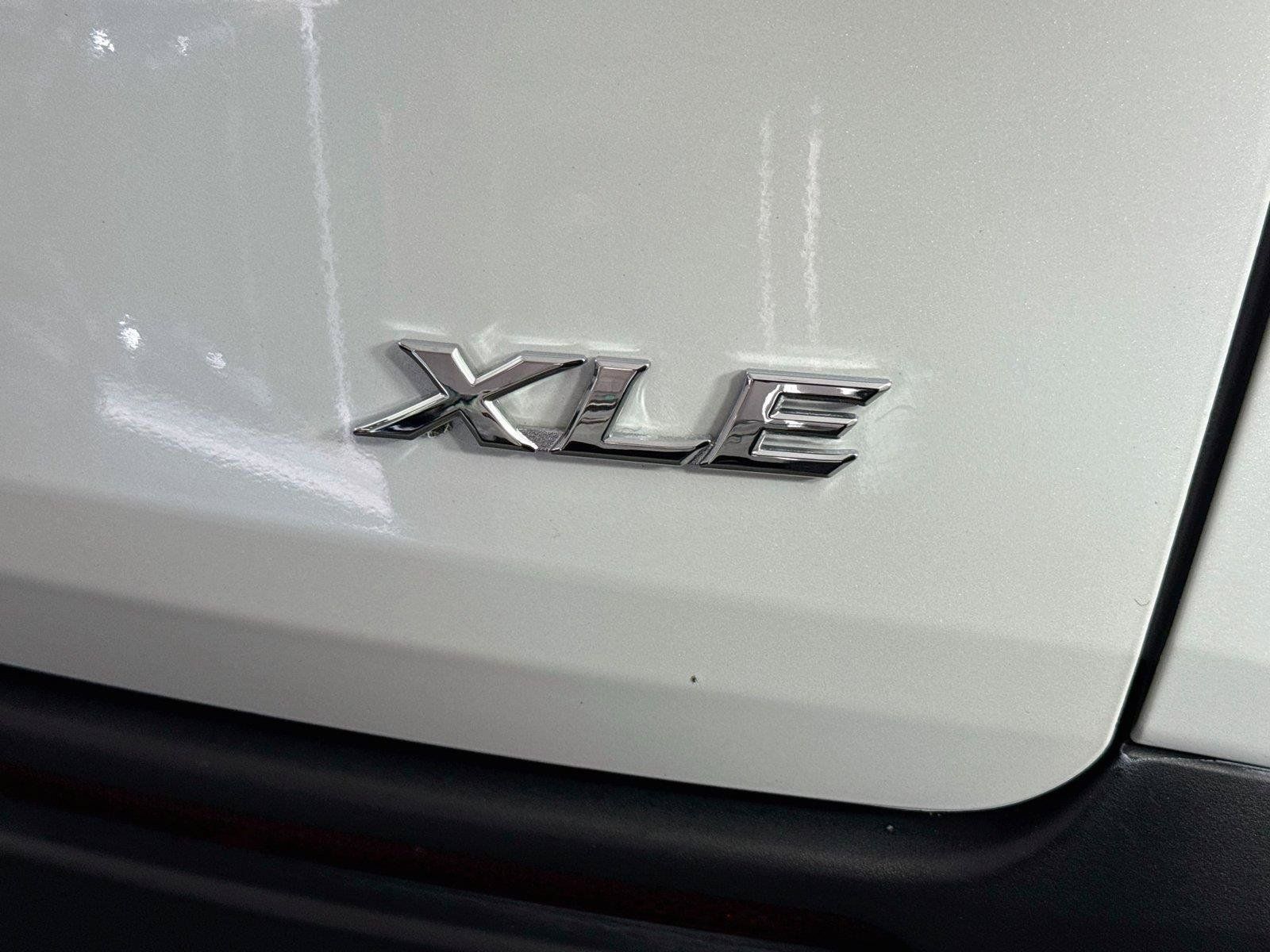 Certified 2026 Toyota Sienna XLE FWD image 15