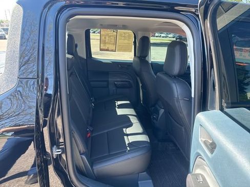 Used 2023 Ford Maverick Lariat w/ Lariat Luxury Package image 16