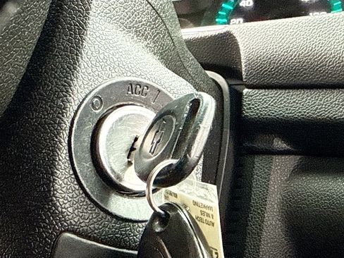 Used 2017 Chevrolet Traverse LT image 9