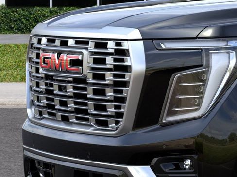 New 2026 GMC Yukon Denali w/ Sun & Power Step Package AWD/4WD image 13