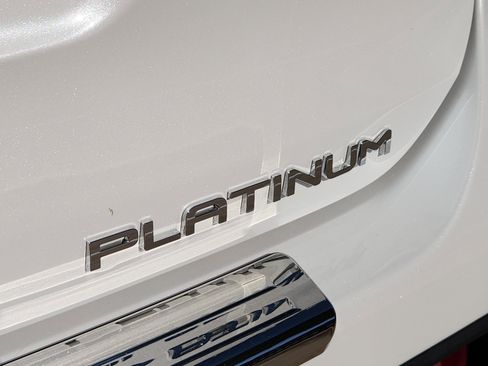 Used 2025 Toyota Highlander Platinum image 15