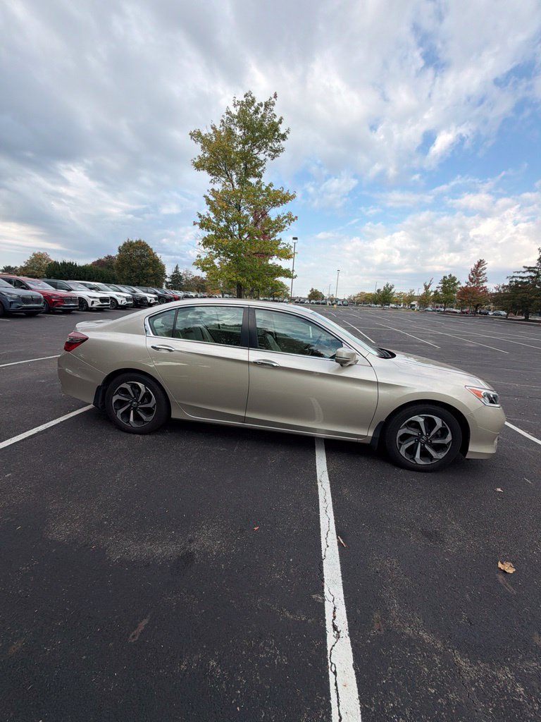 Used 2017 Honda Accord EX-L image 5