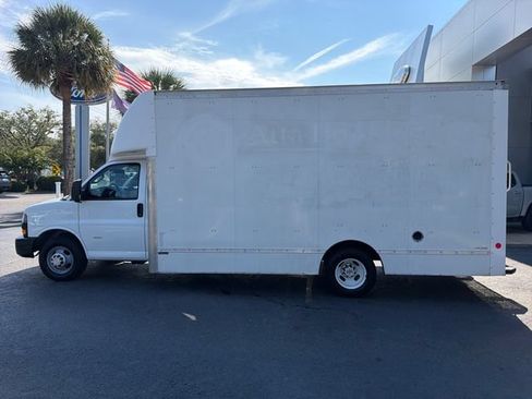 Used 2021 Chevrolet Express 3500 w/ Power Convenience Package RWD image 5