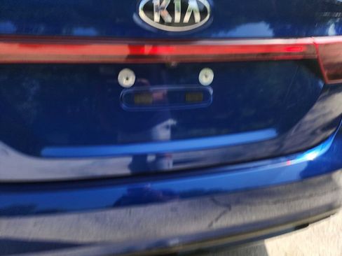 Used 2021 Kia Forte LXS FWD image 8