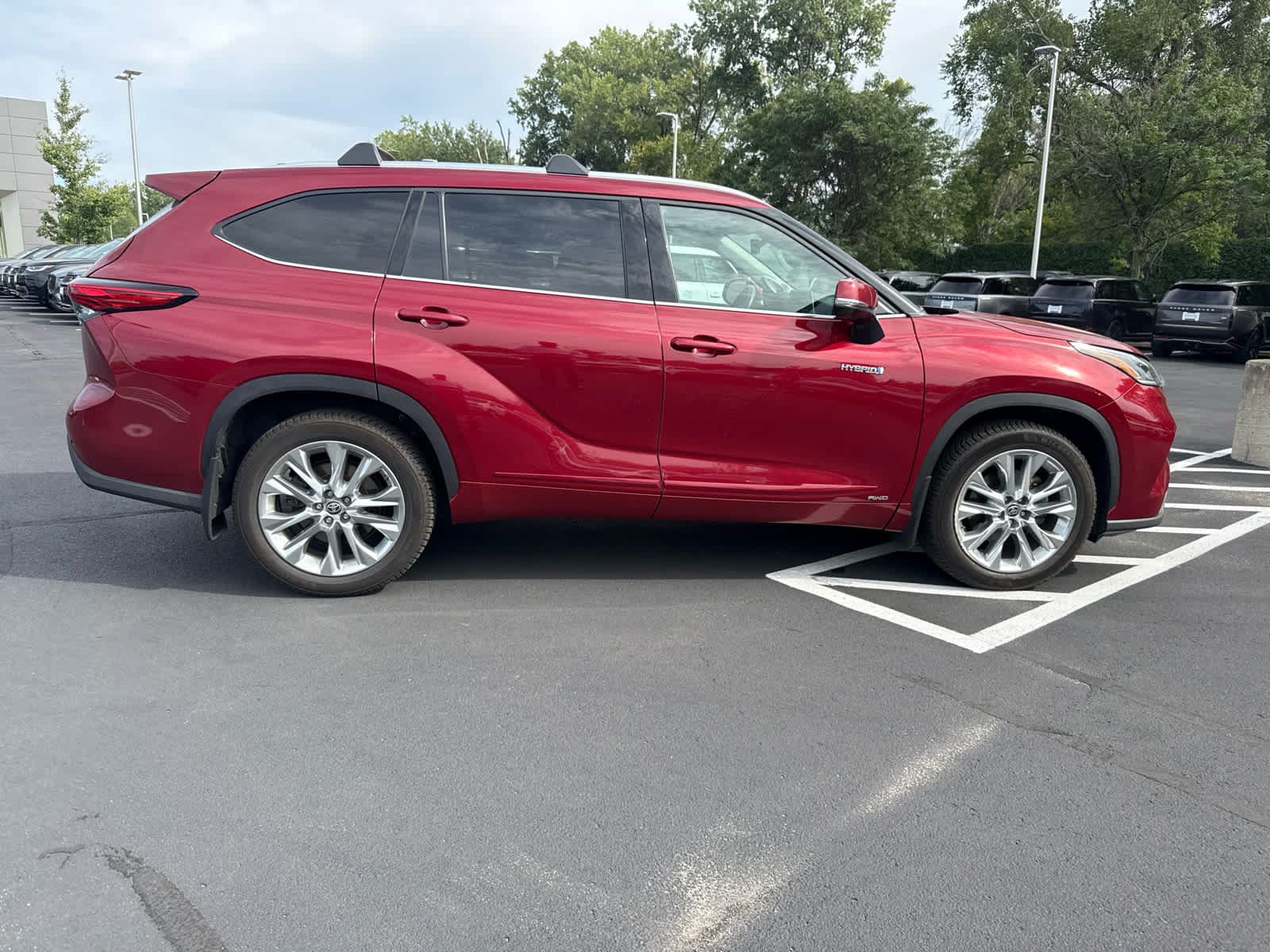 Used 2021 Toyota Highlander Limited AWD/4WD image 5
