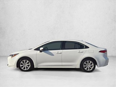 Used 2025 Toyota Corolla LE image 9