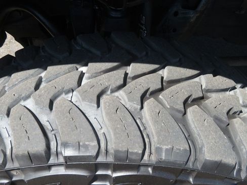 Used 2018 Chevrolet Silverado 2500 LT w/ Custom Sport Edition image 19